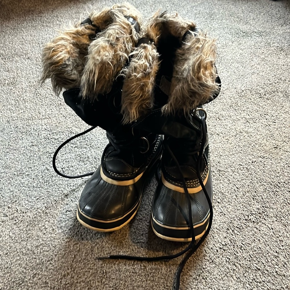 Sorel Joan of Artic boots. Used.